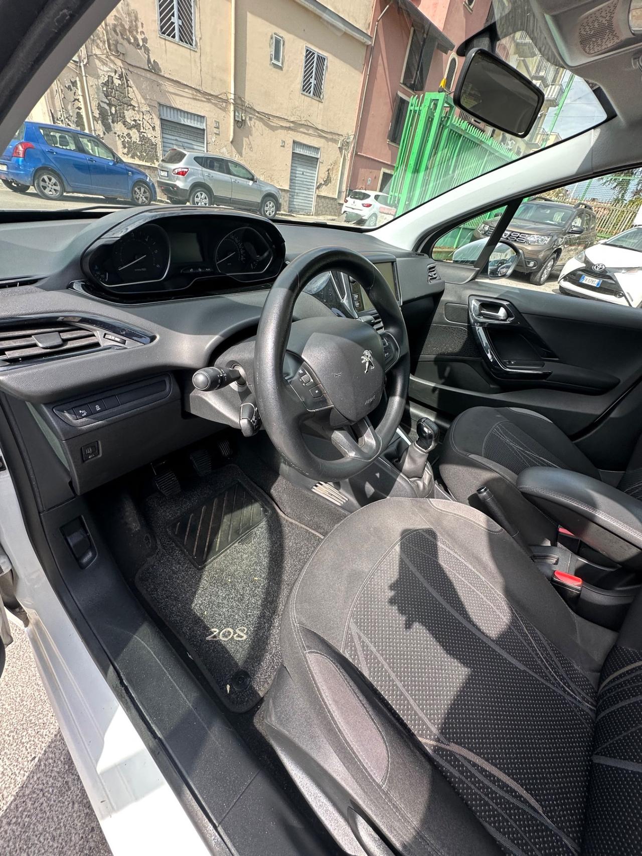 Peugeot 208 1.4 HDi 68 CV 5 porte Access