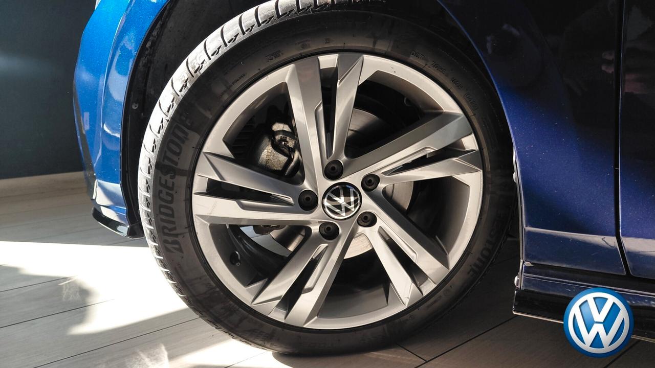 PROMO Golf 1.5 eTSI 150cv DSG R-Line Pronta consegna