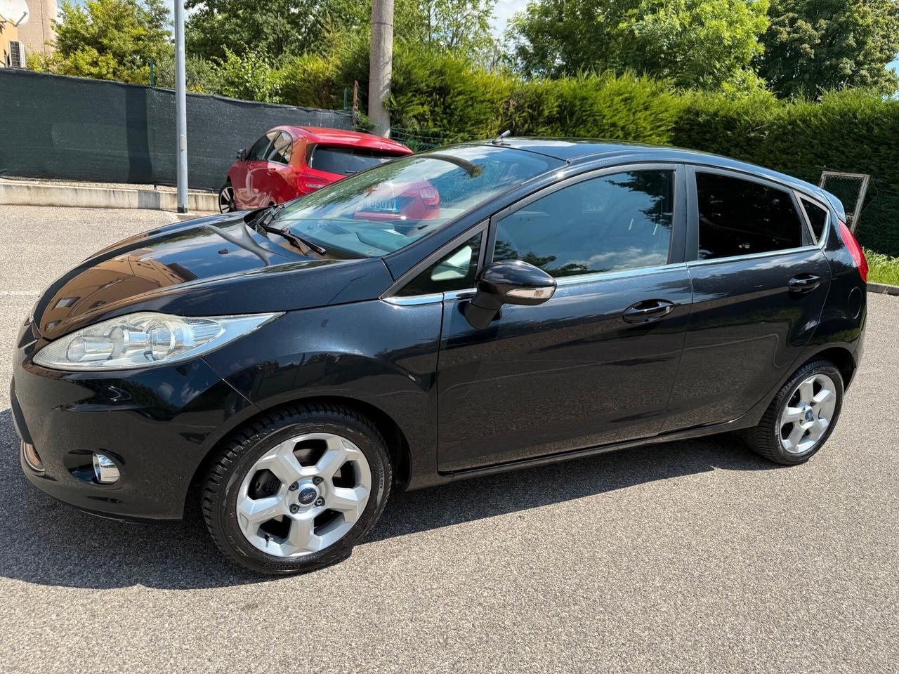 Ford Fiesta 1.4 tdci - NEOPATENTATI - 12 MESI DI GARANZIA -