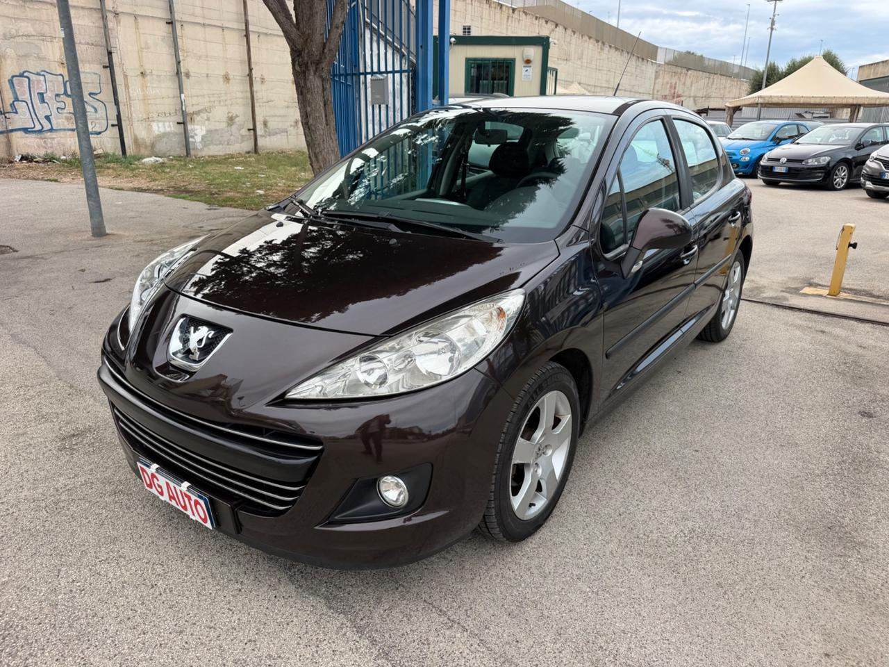 Peugeot 207 1.6 diesel 90 cv 2011 102.000 km