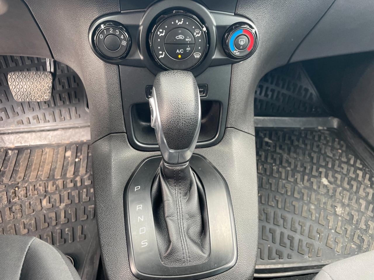 Ford Fiesta 1.0 Ecoboost 100 CV 5 porte Plus finanziabile