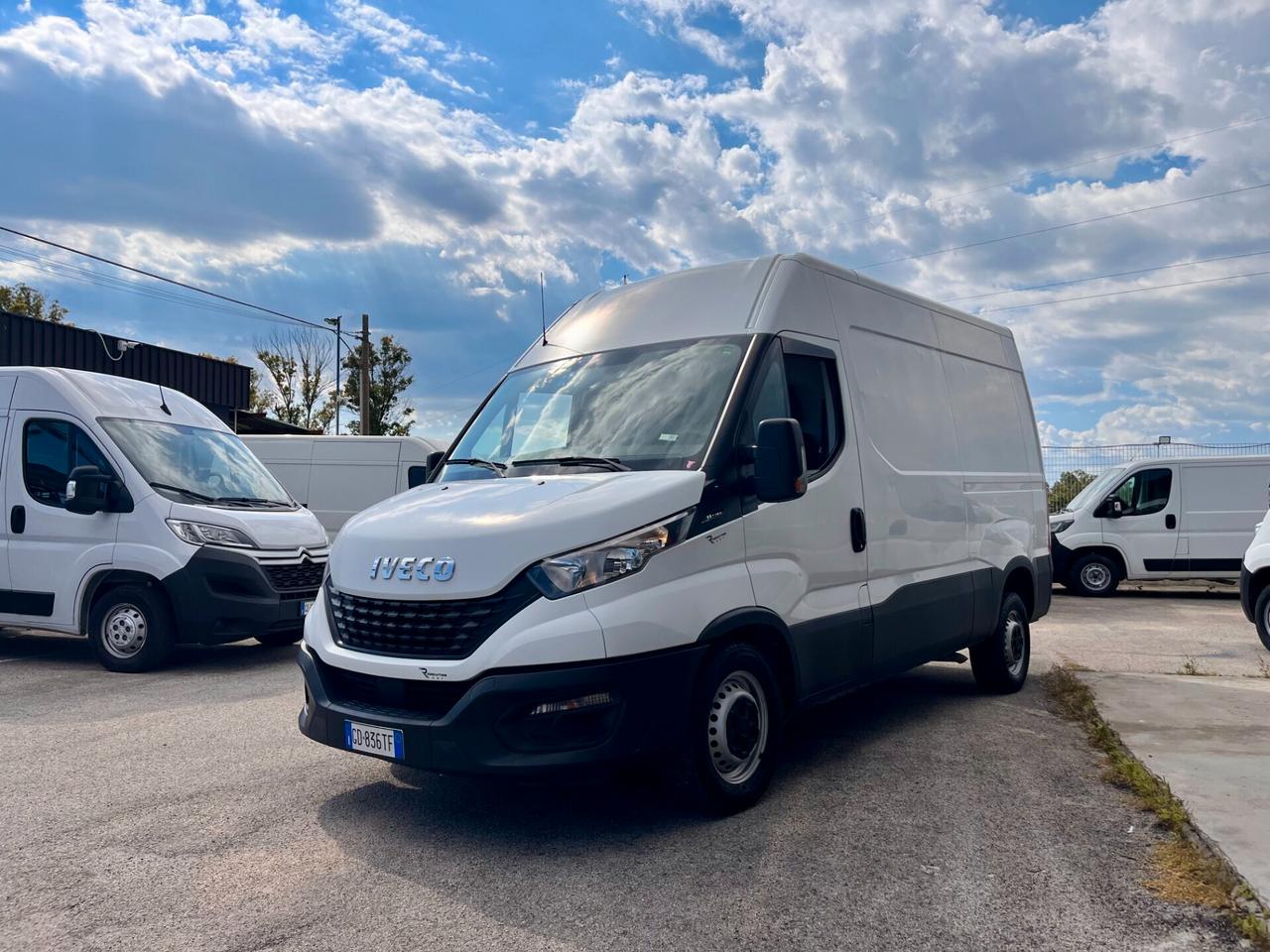 IVECO DAILY 35-120 2.3 DIESEL 116 CV - FURGONE - AZIENDALE