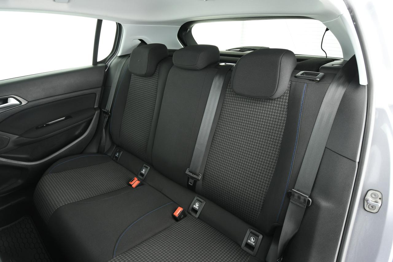 PEUGEOT 308 5p 1.5 bluehdi Business s&s 130cv NEOPATENTATI+APP CONNECT