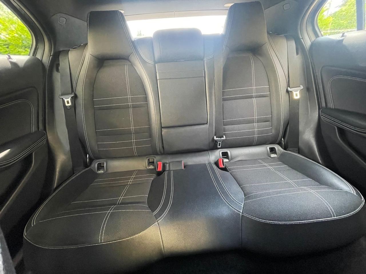 Mercedes-Benz A 200 Business A 200 D
