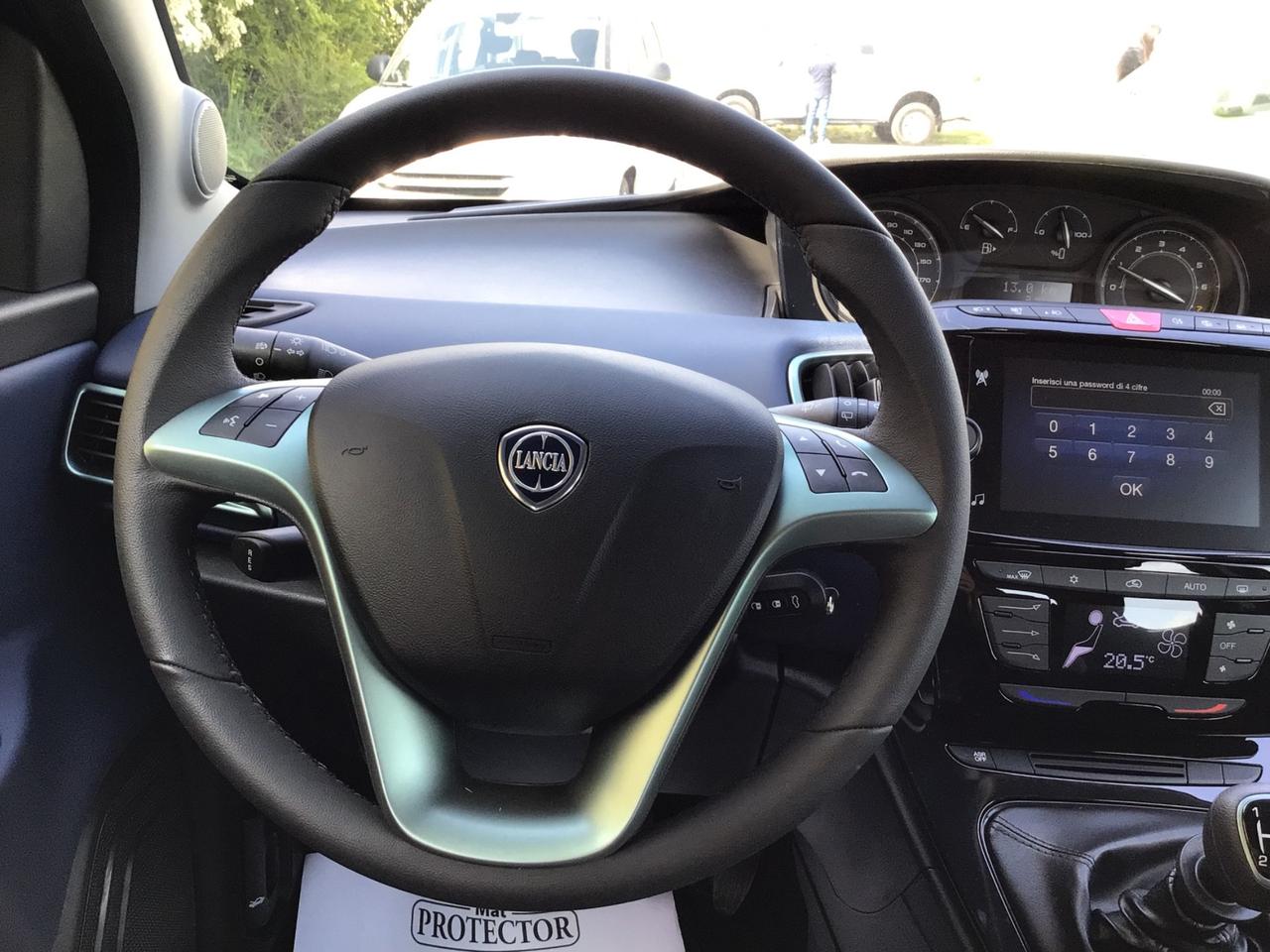 Lancia Ypsilon 1.0 FireFly KM 0 Hybrid Platino