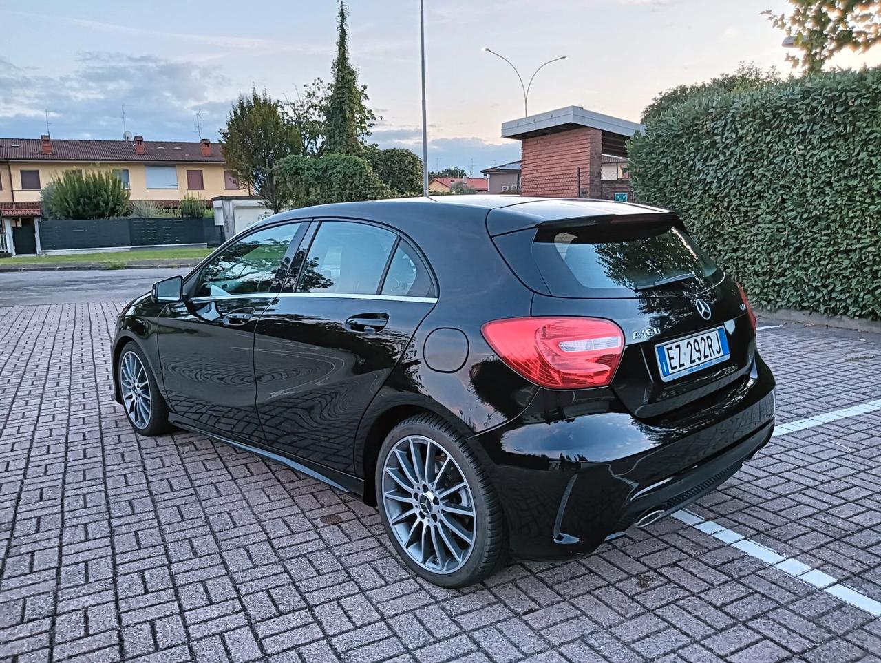CELL 320 147 1147 WUATSAPP WUATSAPP 3276540940 A 160 CDI Automatic Dark Night Edition