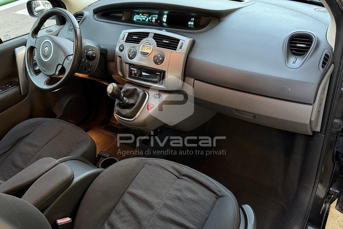 RENAULT Grand Scénic 1.6 16V Dynamique