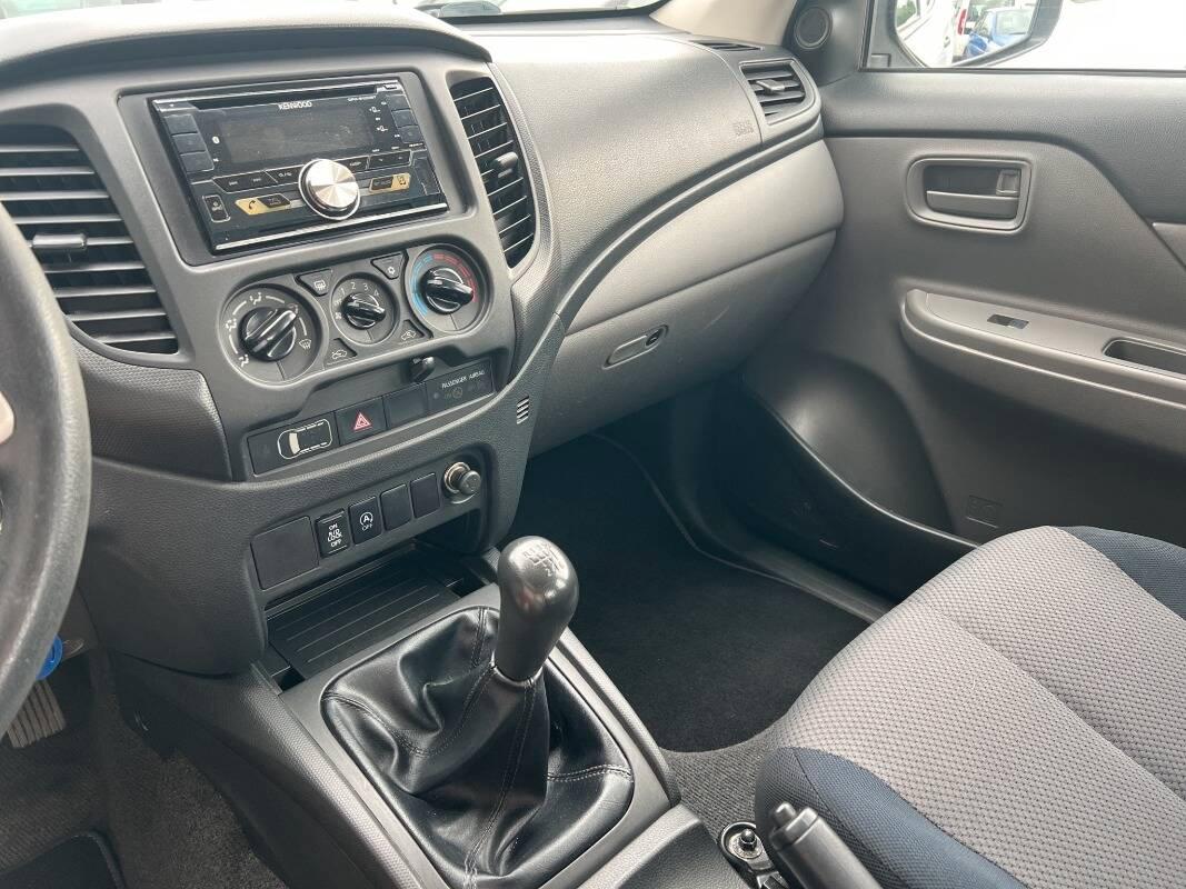 Mitsubishi L200 Double Cab D.cab 2.4d Invite 2wd 154cv N1