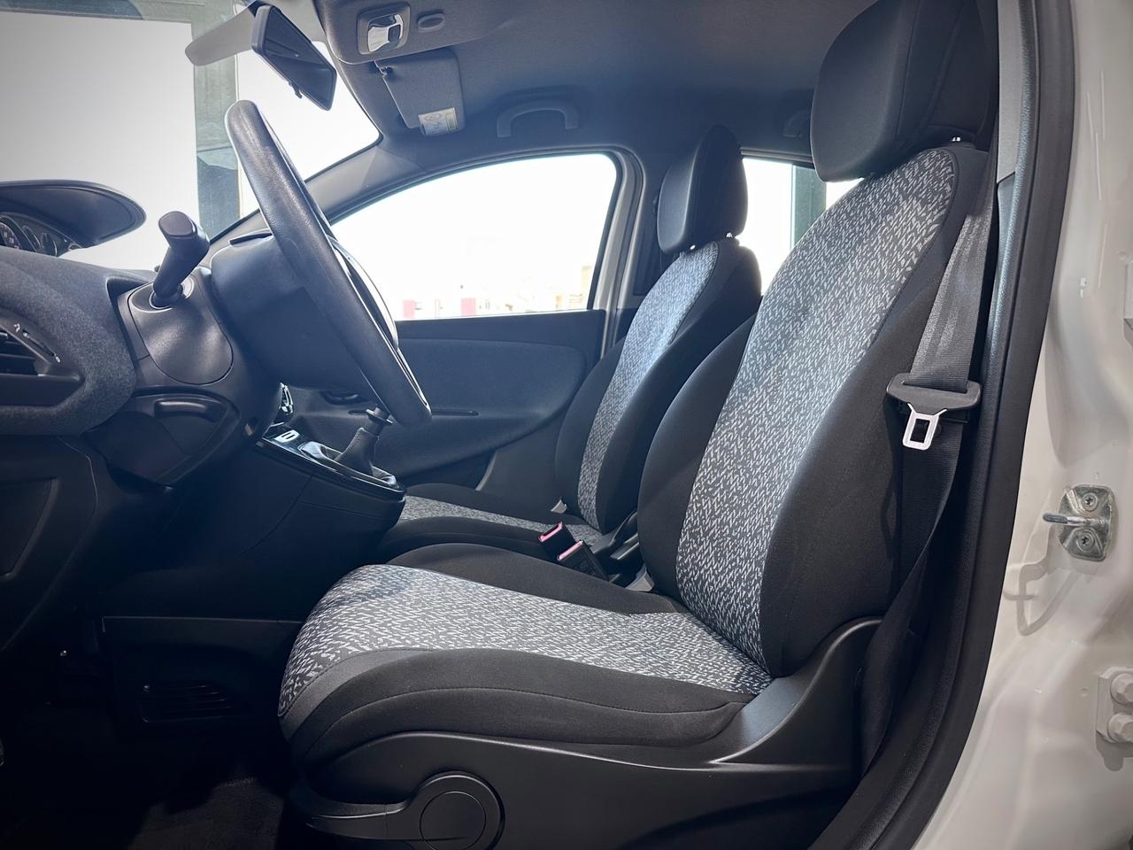 Lancia Ypsilon 1.2 69 CV 5 porte Elefantino Blu