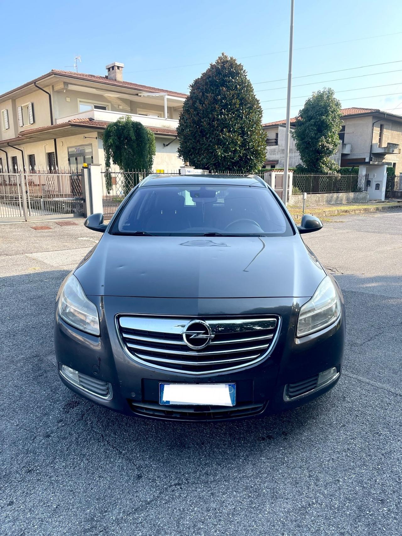 Opel Insignia 2.0 CDTI Sports Tourer Cosmo 2011
