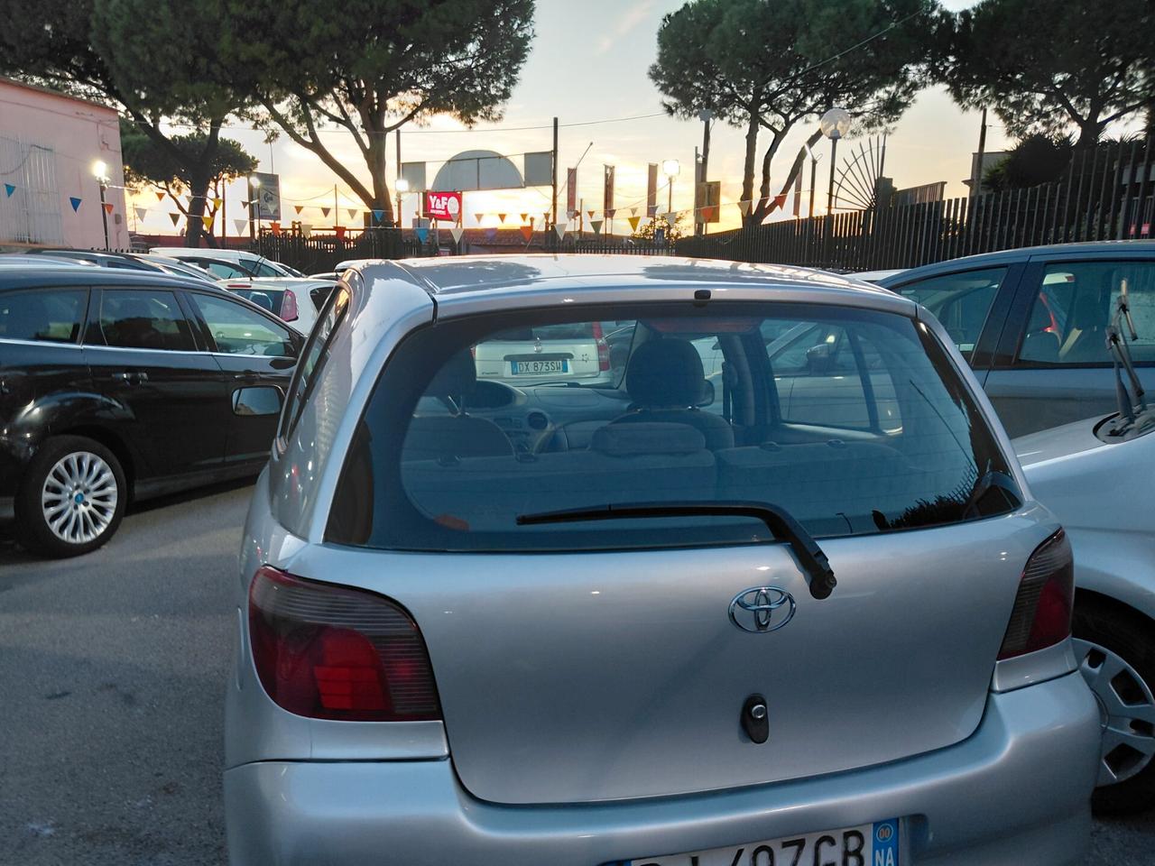 Toyota Yaris 1.0i 16V cat 5 porte