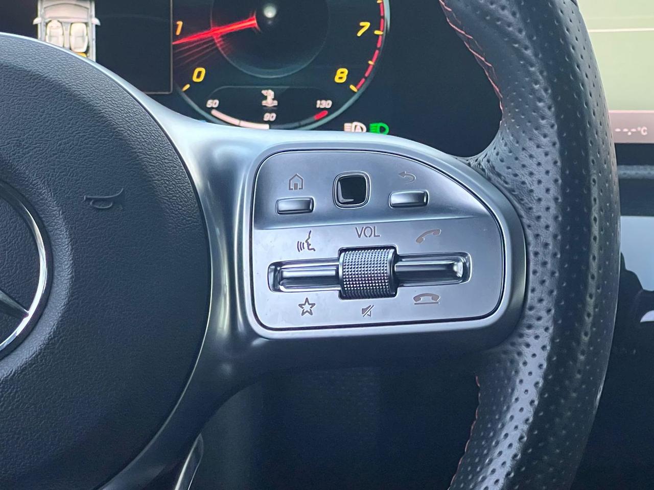 Mercedes-Benz A 200 AMG Line Premium A 200 #9772