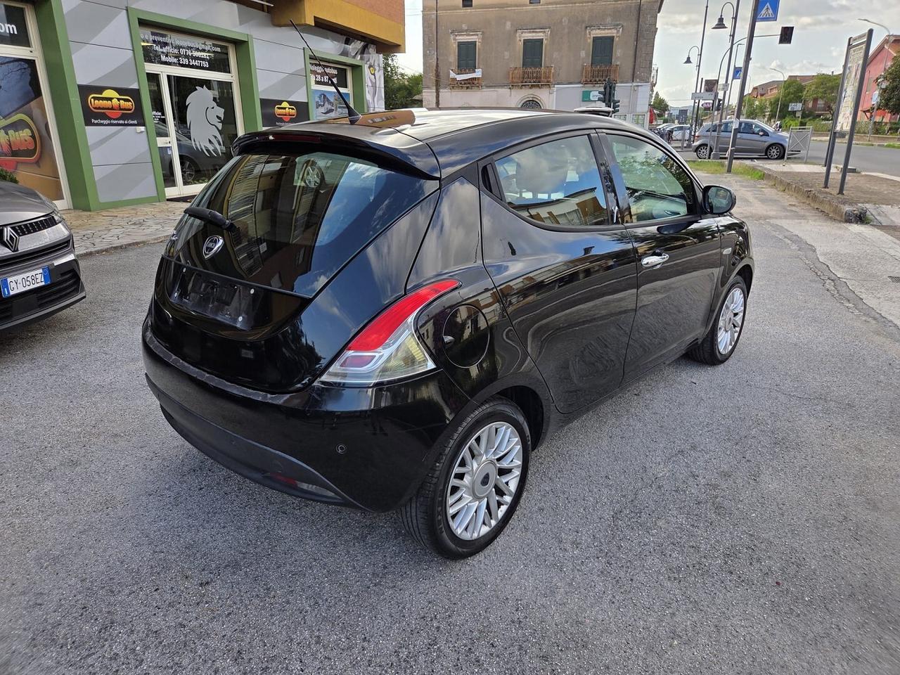 LANCIA YPSILON 1.2BENZINA/GPL 69CV OK NEOPATE-2013