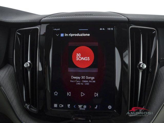 VOLVO XC60 B4 (d) AWD automatico Ultimate Dark