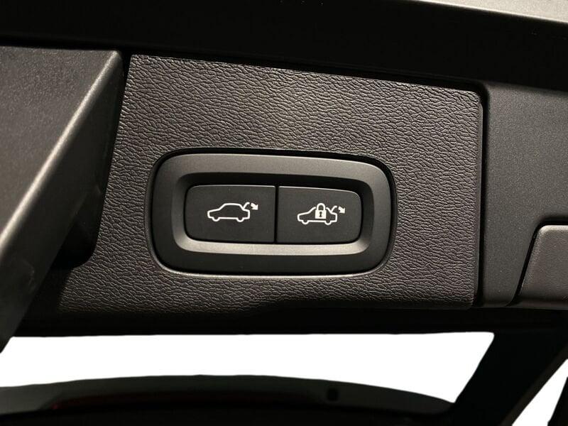 Volvo XC60 T8 Recharge 455 CV AWD Plug-in Hybrid Polestar Engineered