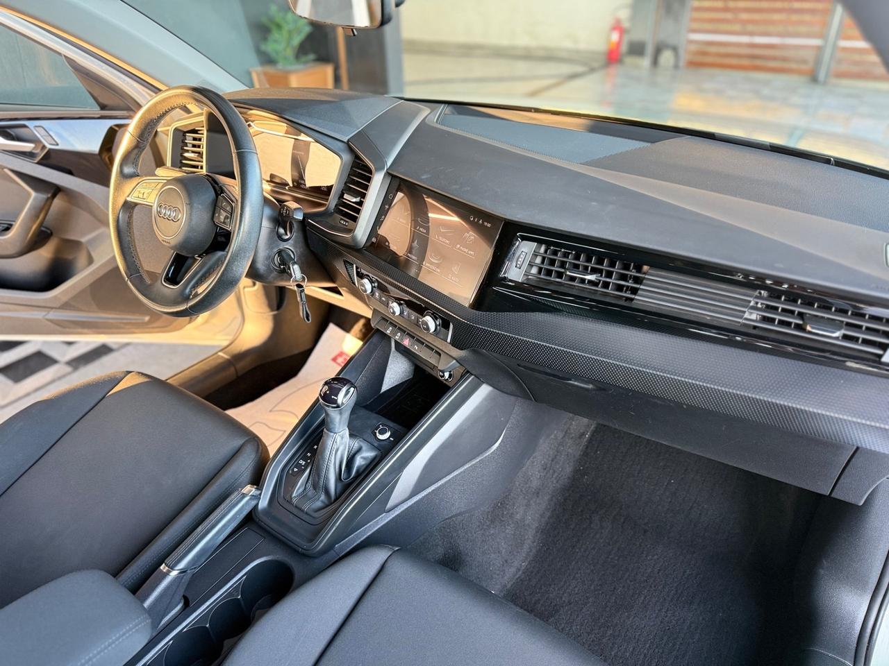 Audi A1 allstreet 30 TFSI Identity Contrast