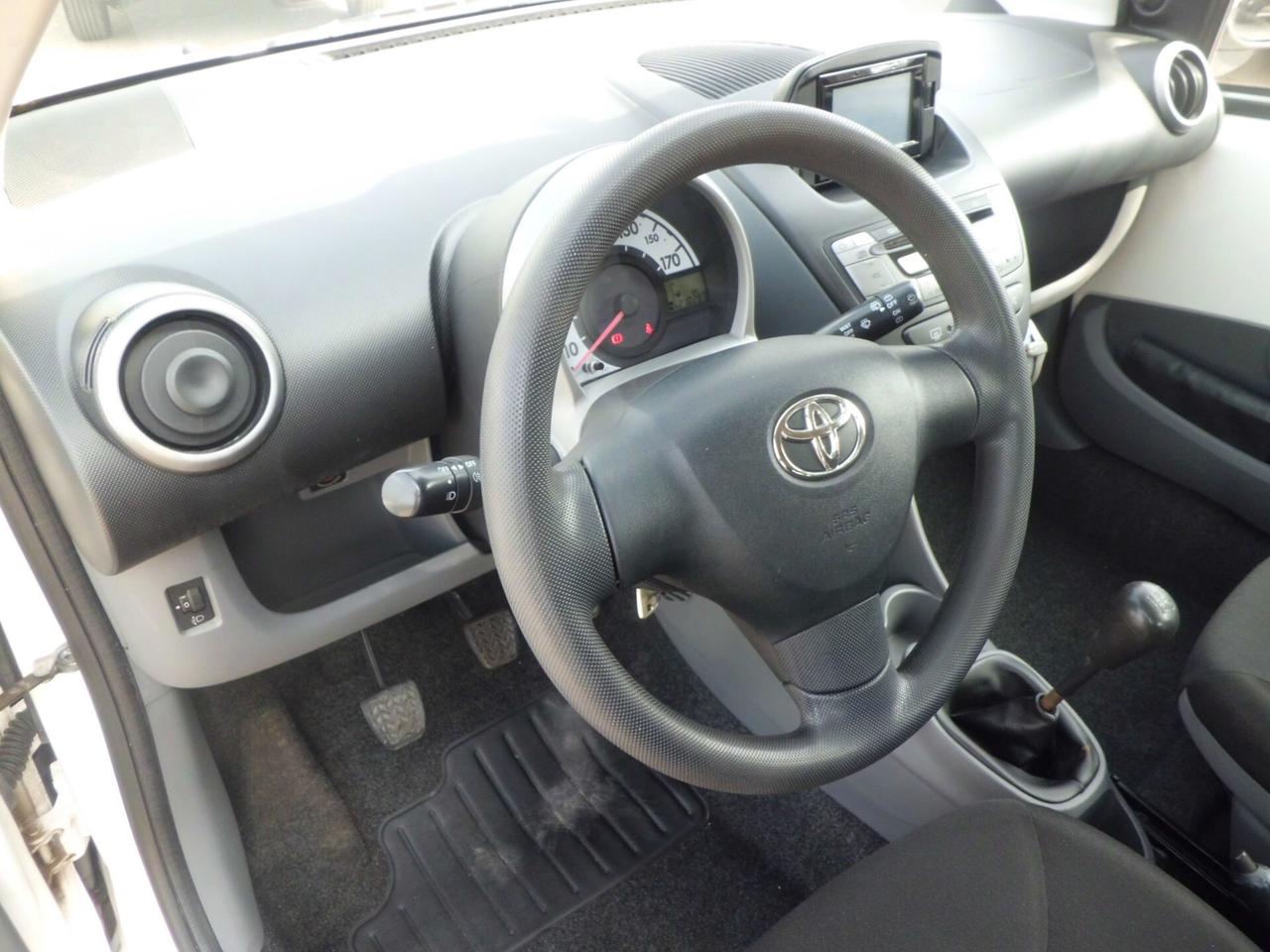 Toyota Aygo 1.0 12V VVT-i 5 porte Sol Connect