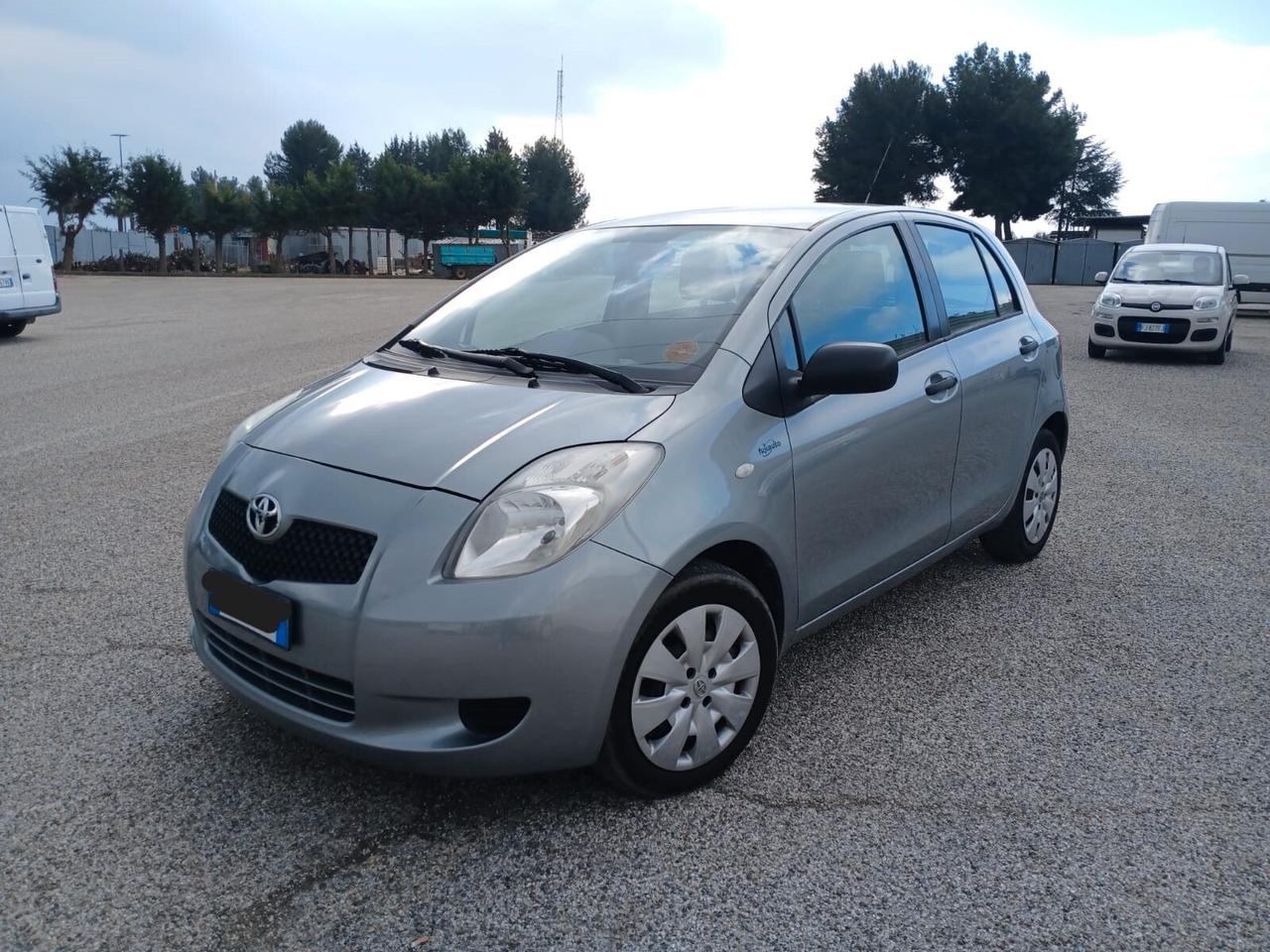 Toyota Yaris 1.3 5 porte