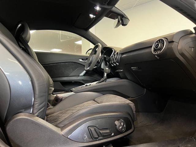 AUDI TT RS Coupé 2.5 TFSI quattro S tronic / SEDILI A GUSCIO