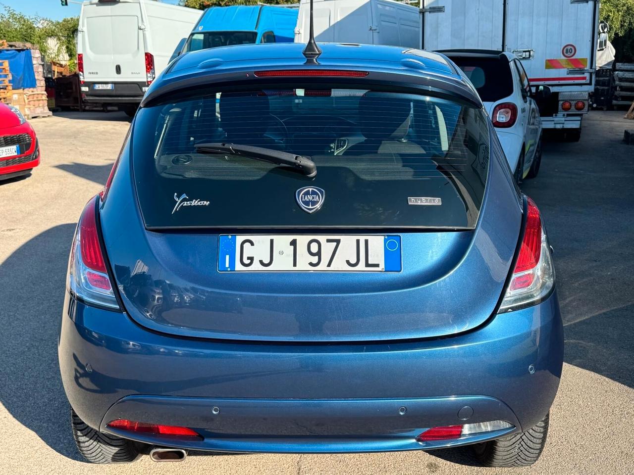 Lancia Ypsilon 1.0 FireFly 5 porte S&S Hybrid Ecochic Gold