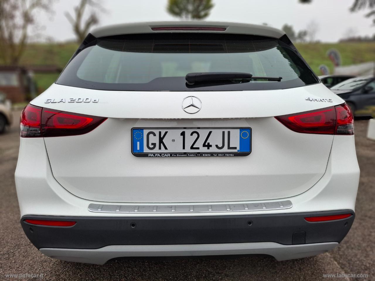 MERCEDES-BENZ GLA 200 d Automatic 4Matic Sport