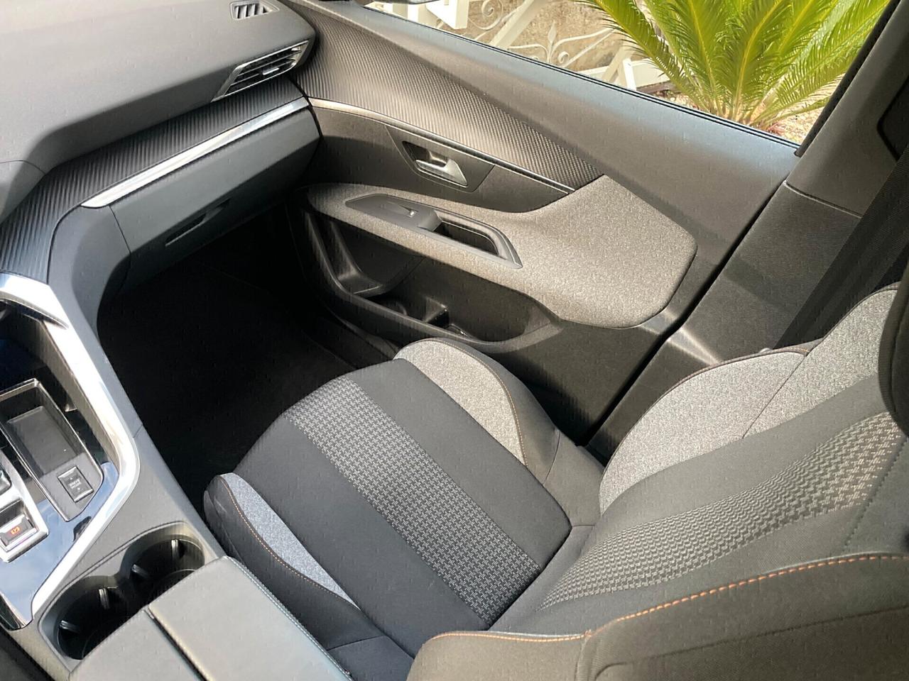 Peugeot 3008 BlueHDi 130 EAT8 Active Business
