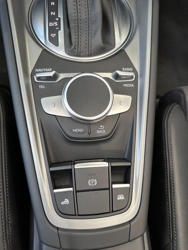 AUDI TT Roadster 40 TFSI S line S tronic - Navi