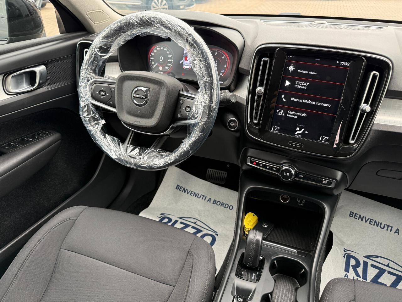 Volvo XC40 D3 AWD Geartronic Momentum MY21