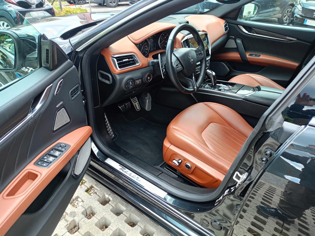 Maserati Ghibli 330 CV MHEV GT