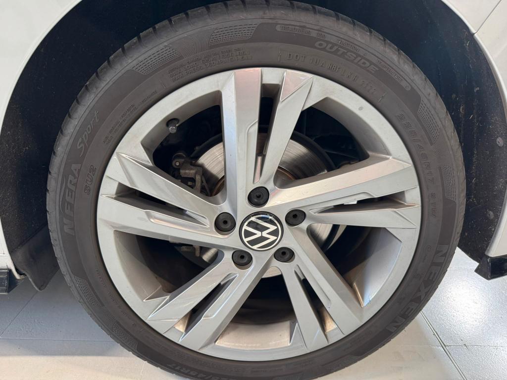 Volkswagen Golf 2.0 tdi R-LINE 150cv dsg