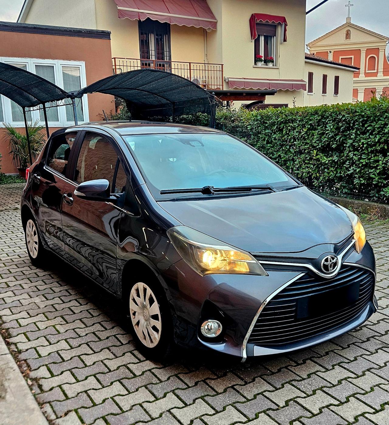 Toyota Yaris 1.0 5 porte Active