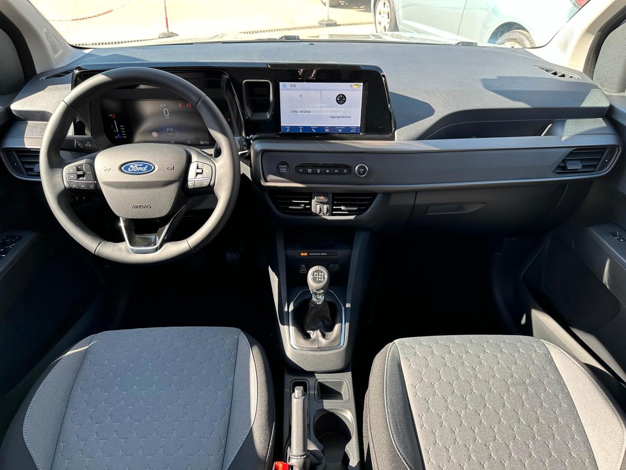 Ford Tourneo Courier 1.0 EcoBoost Titanium