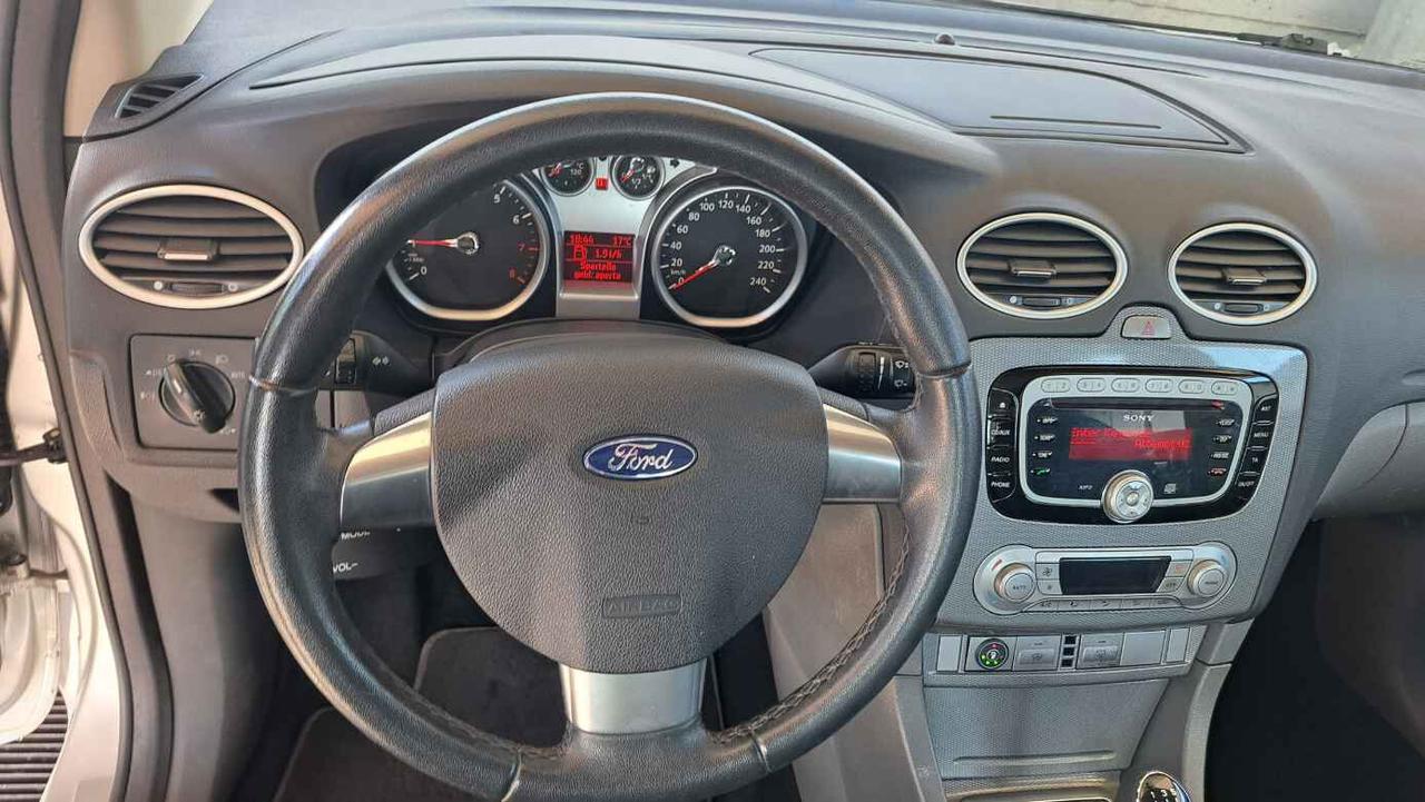 Ford Focus 1.6 (115CV) 5p. Bz.- GPL Titanium