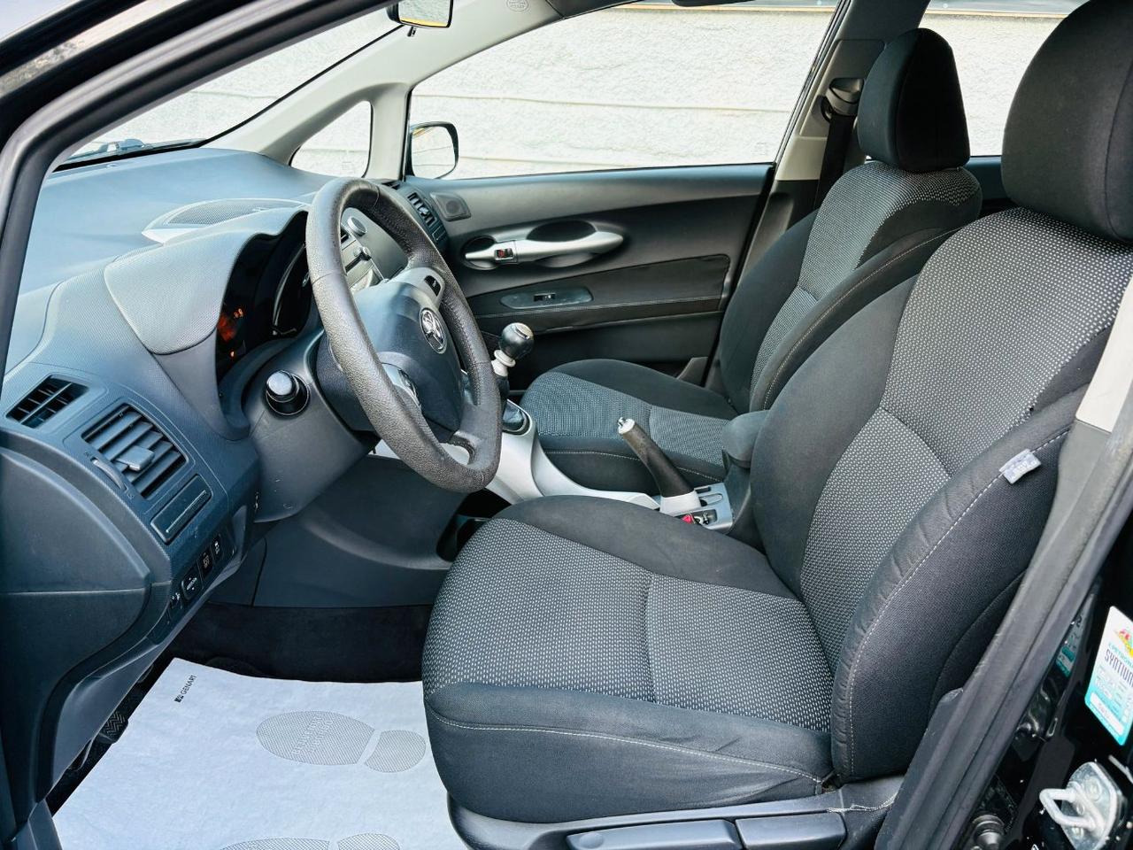 Toyota Auris 5 Porte Auris 5p 1.3 dual Sol FL