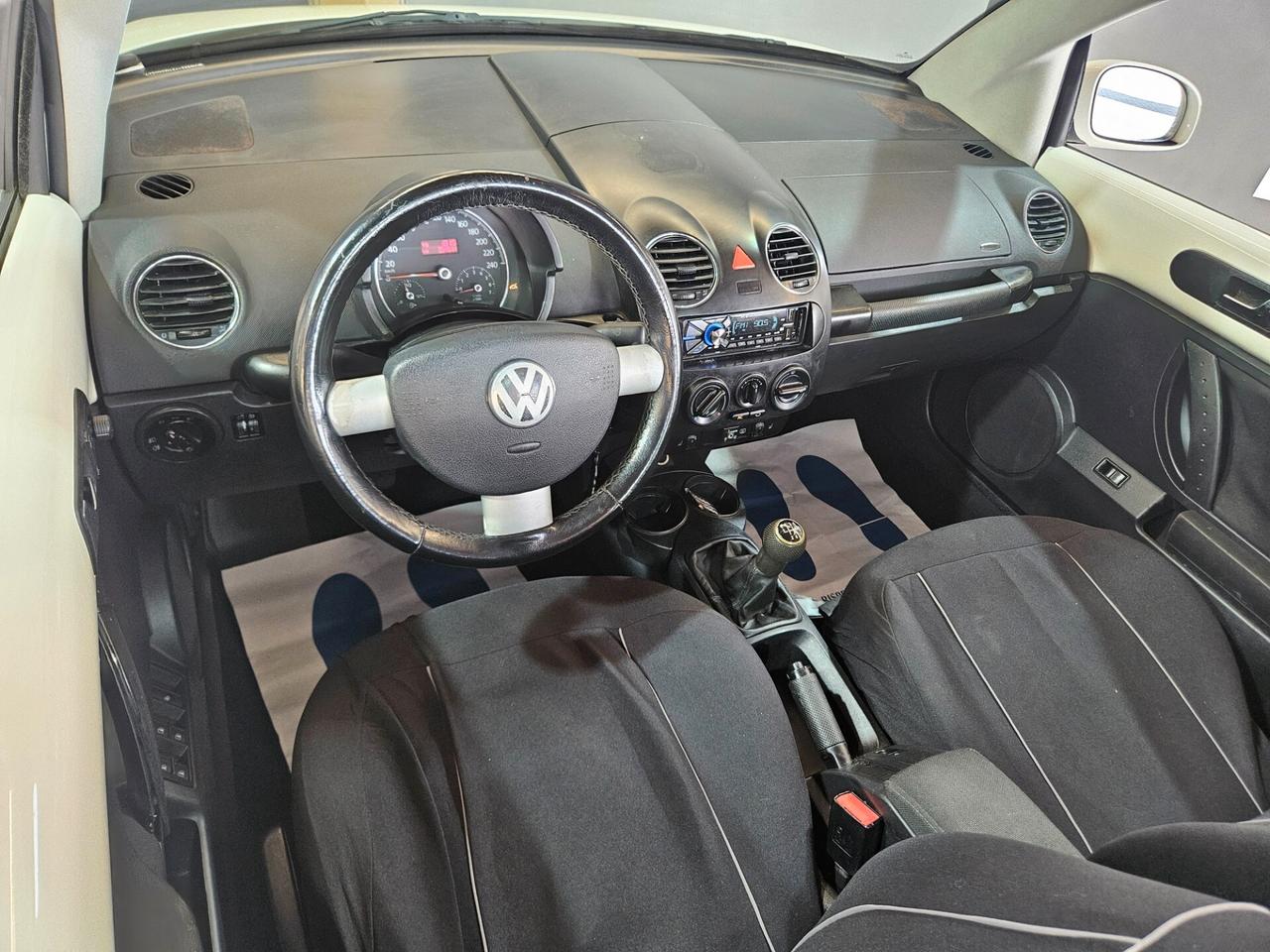 Volkswagen New Beetle Cabrio 1.6 FL