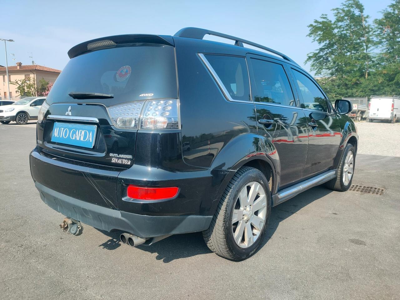 Mitsubishi Outlander 2.2 DI-D TC-SST Instyle DPF 7p