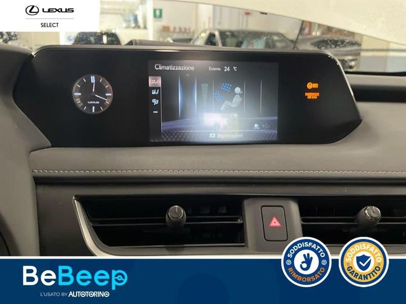 Lexus UX 2.0 PREMIUM 4WD CVT