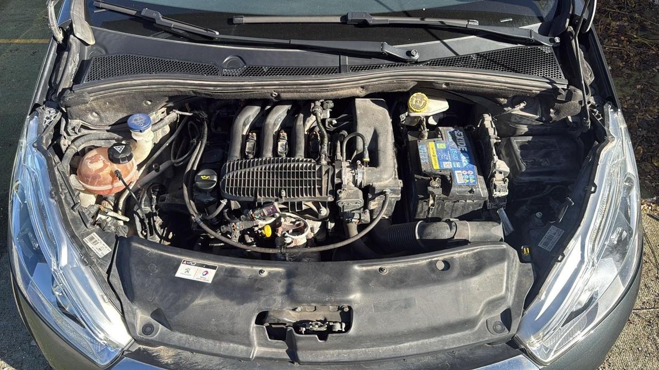 Peugeot 208 1.2 GPL EURO6B -MOTORE DA RIVEDERE