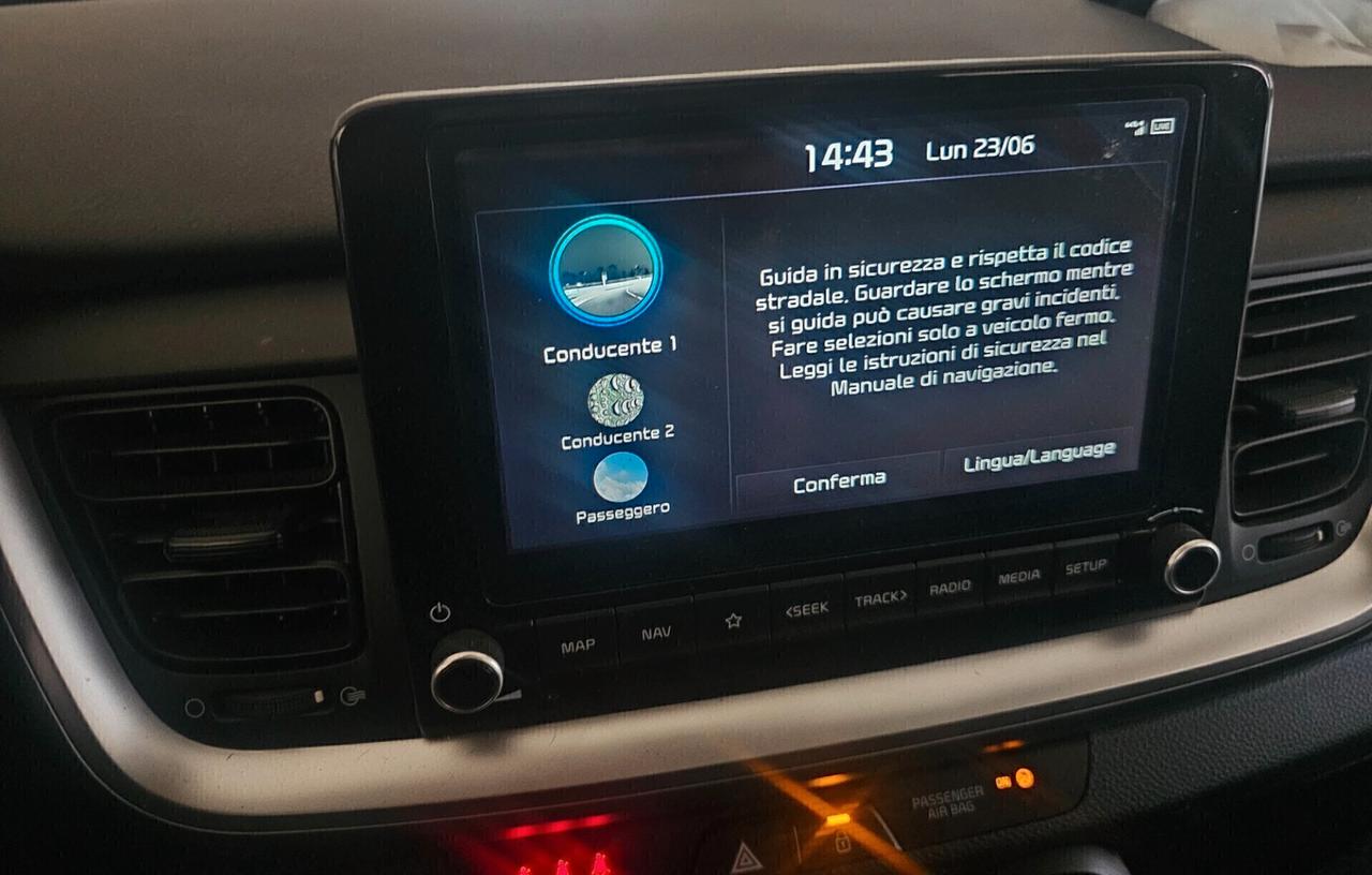 Kia Stonic 1.2 DPI Style solo 2000 km