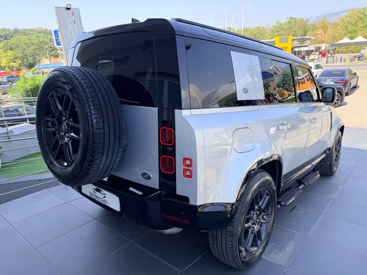 Land Rover Defender 110 3.0D I6 200 CV AWD Auto SE