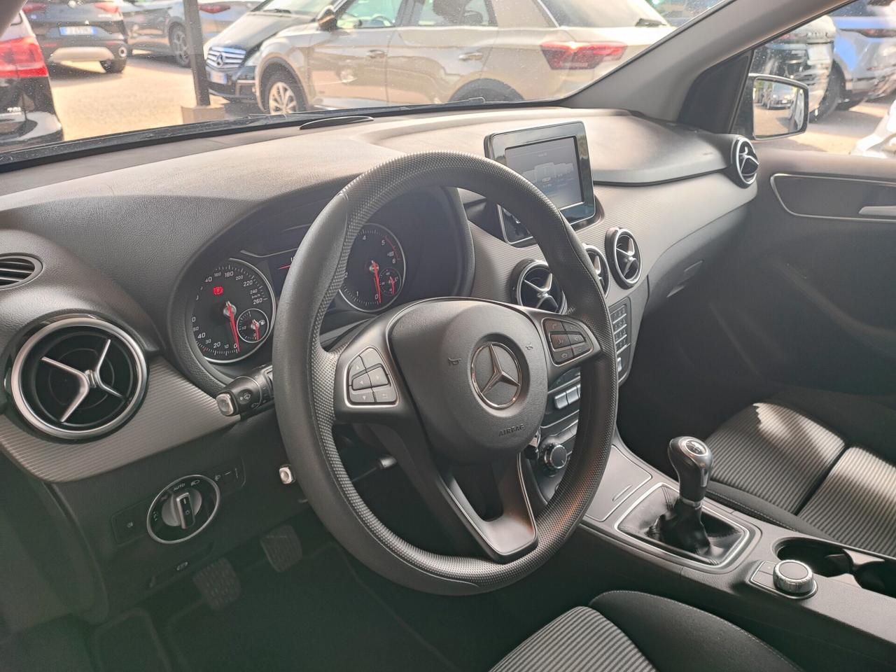 Mercedes-benz B 180 d Premium