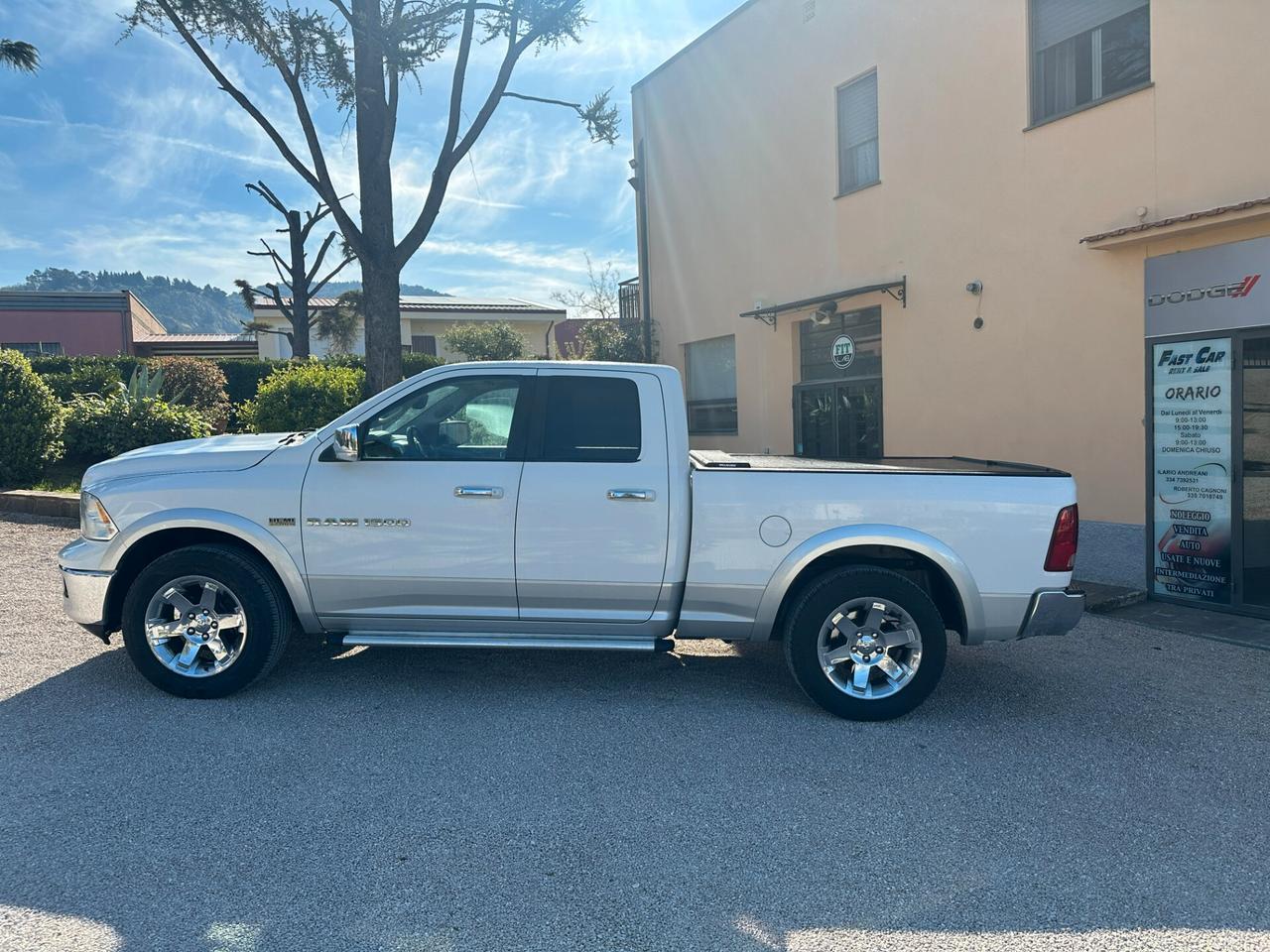 DODGE RAM 1500 5.7 HEMI V8 LARAMIE