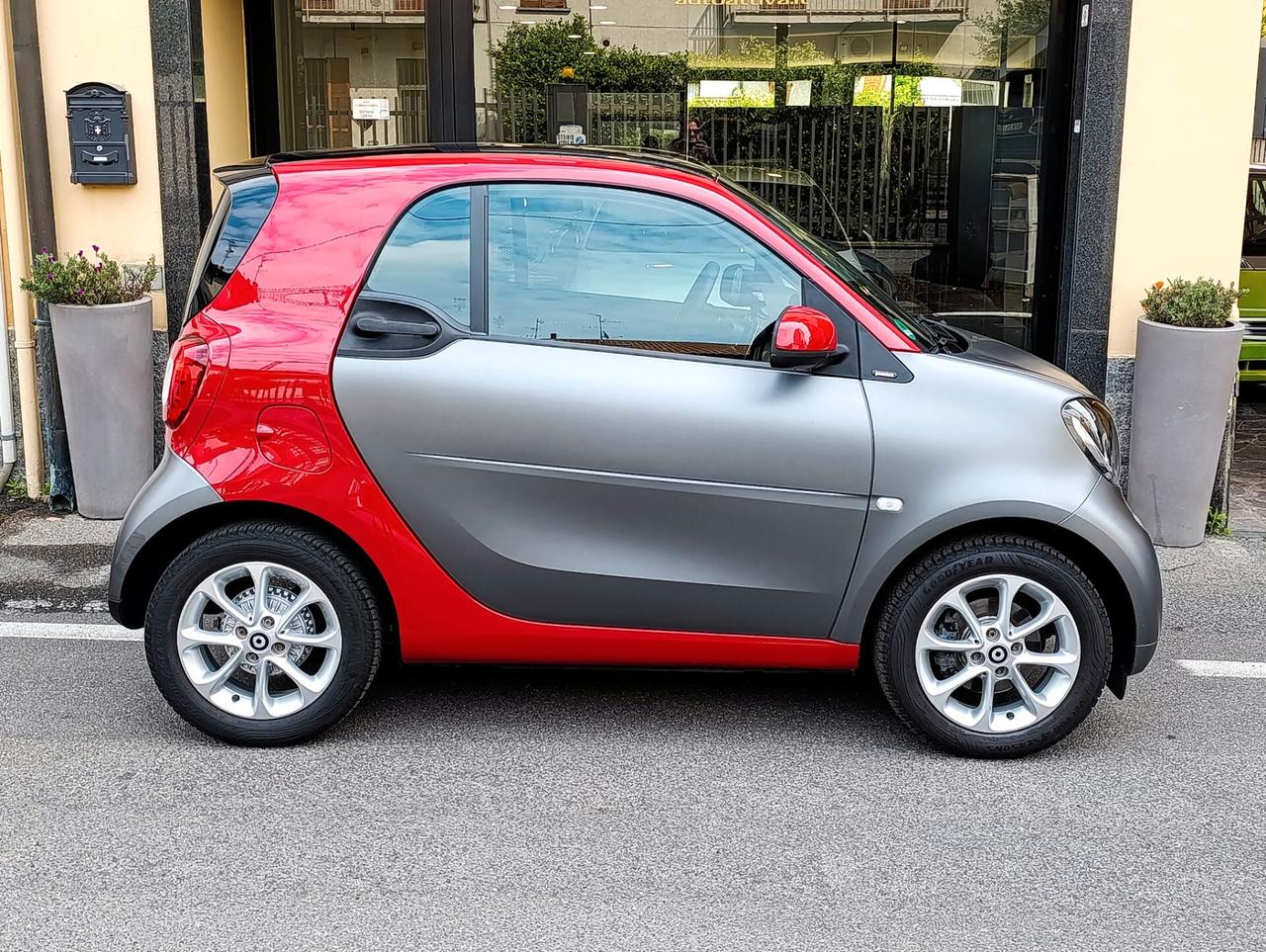 Smart ForTwo 70 1.0 twinamic Passion 2019 solo km 26.156
