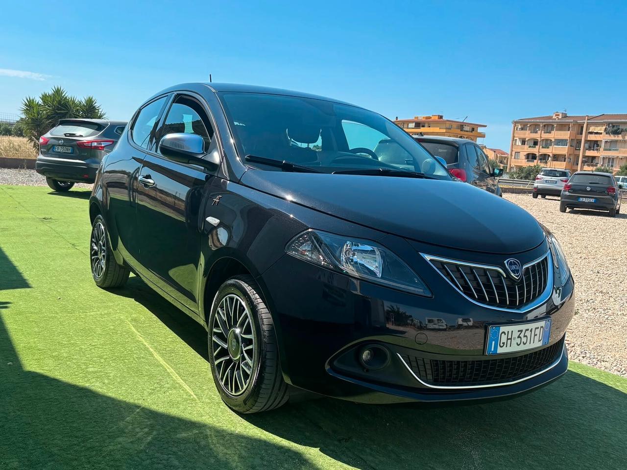 Lancia Ypsilon 1.0 Hybrid/ Benzina
