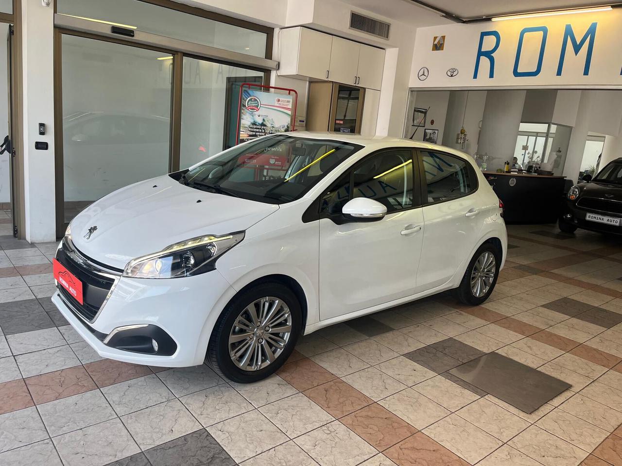 Peugeot 208 PureTech 82 5 porte Allure