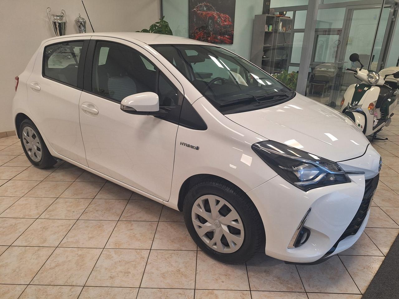 Toyota Yaris 1.5 Hybrid 5 porte Business