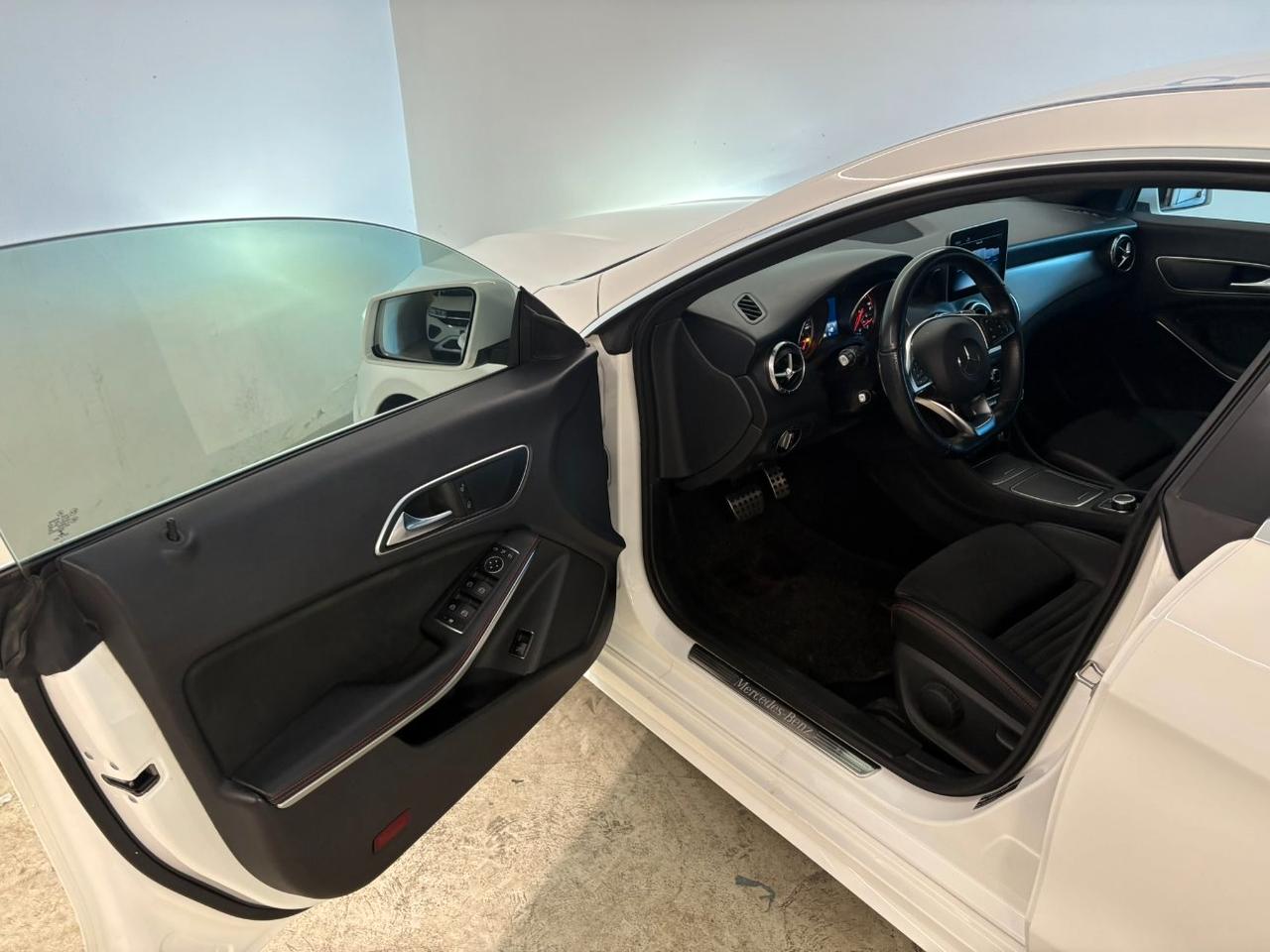 Mercedes-Benz CLA 200 d Shooting Brake Premium S.W.