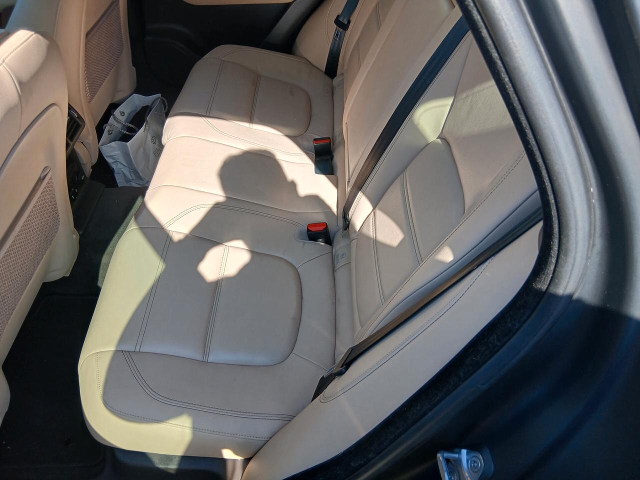 Jaguar F-Pace 2.0 D 180 CV Portfolio