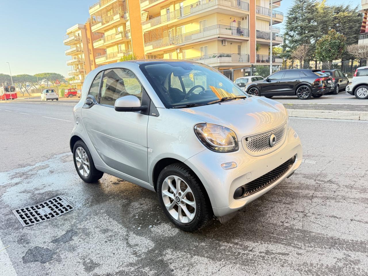 Smart ForTwo 70 1.0 twinamic Passion LED PDC PANORAMA BLUETOOTH SOLO 1600 KM INTROVABILE