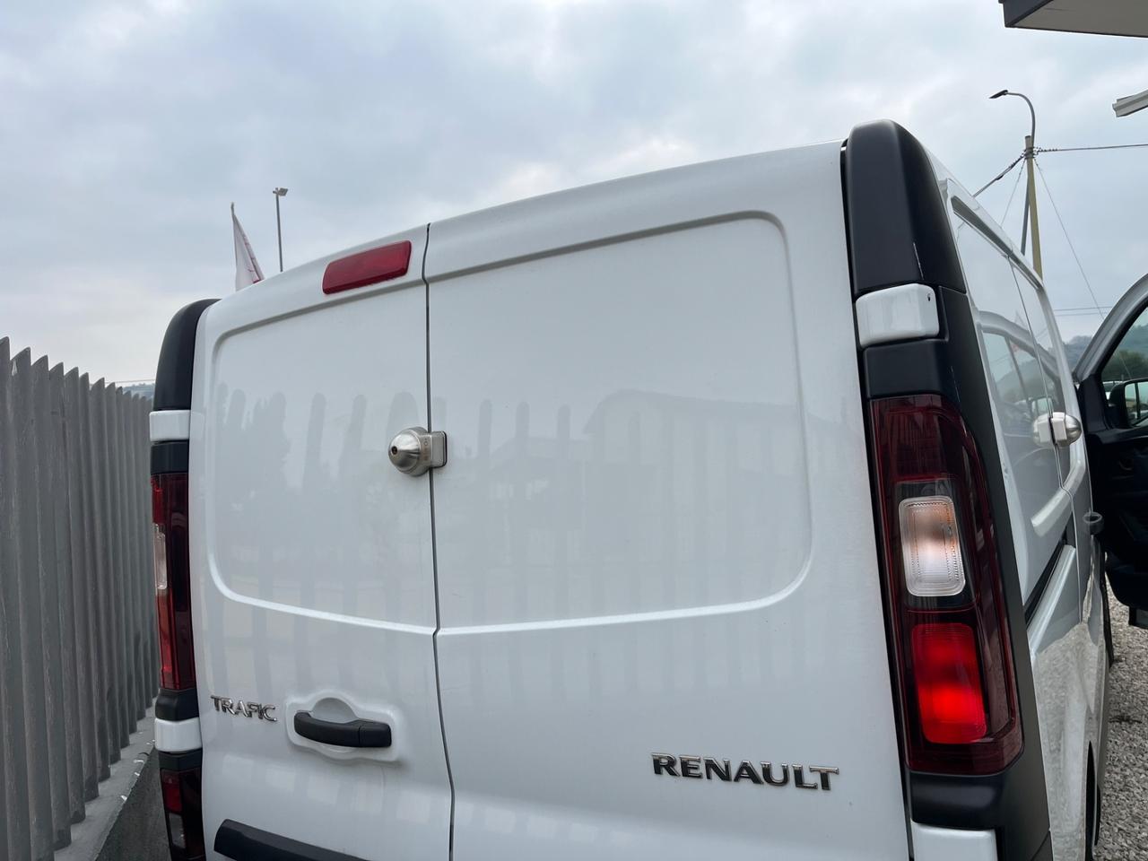 Renault TRAFIC 150 cv